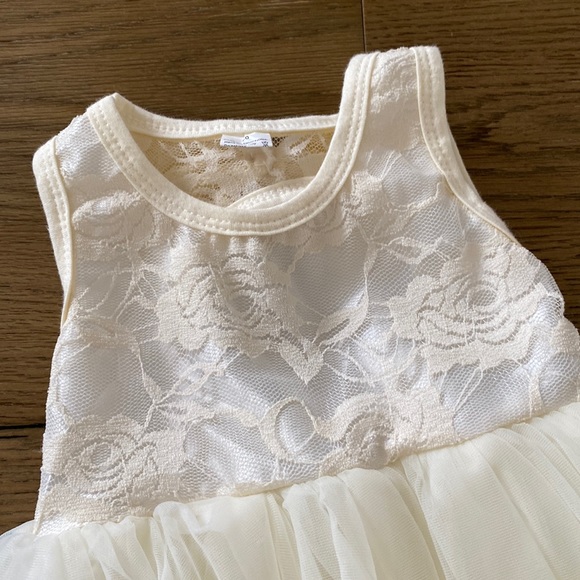 Layered girls formal dress, may be a size 4-6 - Picture 2 of 8